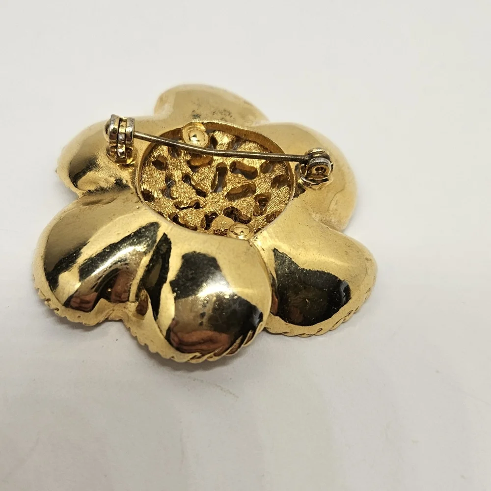 Flower Design Brooch Pin Auroro Borealis AB Crystals Rhinestones Enamel Gold